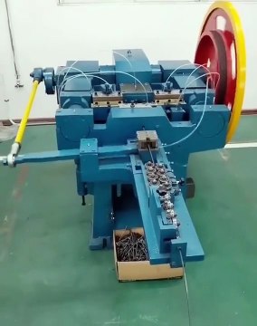 #Relaxingهذه هي الطريقة التي تصنع بها المسامير تقنية إنتاج المسامير بسيطة للغاية ، وتبدو هكذا على مراحل: تقوم الآلة بسحب السلك الفولاذي من البكرة الموجودة على الحامل ، ثم يتم تشكيل رأس المسمار بتأثير آلية خاصة ، والسلك يتم قطعه وفقا للأبعاد المحددة.