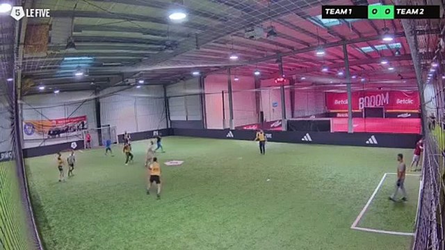 Reims 14/12 à 15:59 - Football Terrain 2 adidas (LeFive Reims)