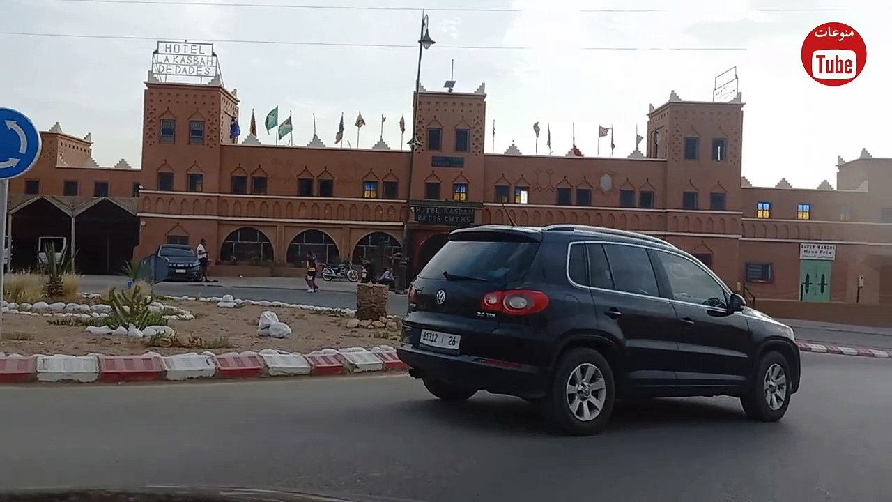 شيطان متنكر بجلباب مؤذن