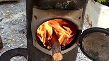 أسهل طريقة لطهي الطعام على مدفأة قديمة في القرية