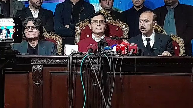 چئیرمین پی ٹی آئی گوہر علی کی ہنگامی پریس کانفرنس | Chairman Pakistan Tehreek-e-Insaf Barrister Gohar Ali Khan and senior leader of the legal team Shoaib Shaheen's important press conference... Sher Afzal Marwat's arrest and bat mark... The call will hap