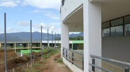 Más de mil estudiantes esperan desde hace diez años que termine la construcción de un colegio en Chachagüí