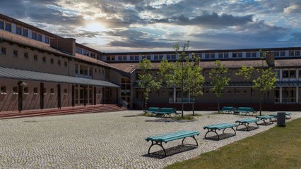 Le téléphone portable bientôt proscrit aux mineurs dans les lycées espagnols ?