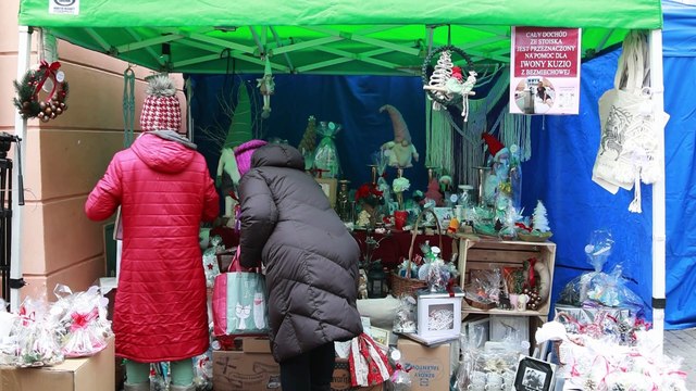 Leski Jarmark Bożonarodzeniowy z darem serca dla Iwony Kuzio. Trwa zbiórka pieniędzy na zakup protezy, leczenie i rehabilitację