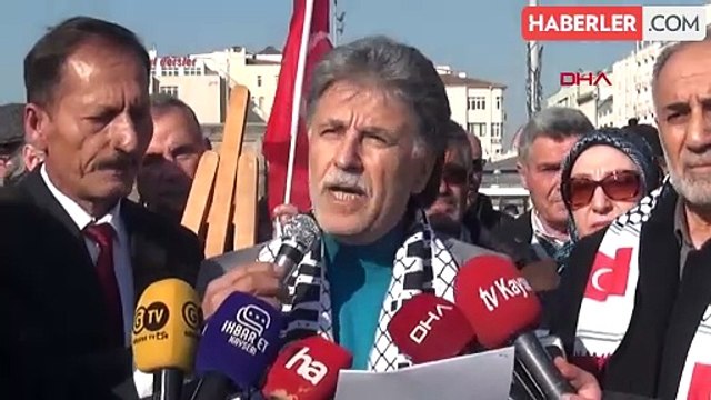 İsrail Başbakanı Binyamin Netanyahu'nun maketi idam sehpasında asıldı