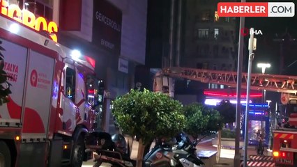 Yanan dairedeki 3 çocuğu komşular, anneannelerini itfaiye kurtardı