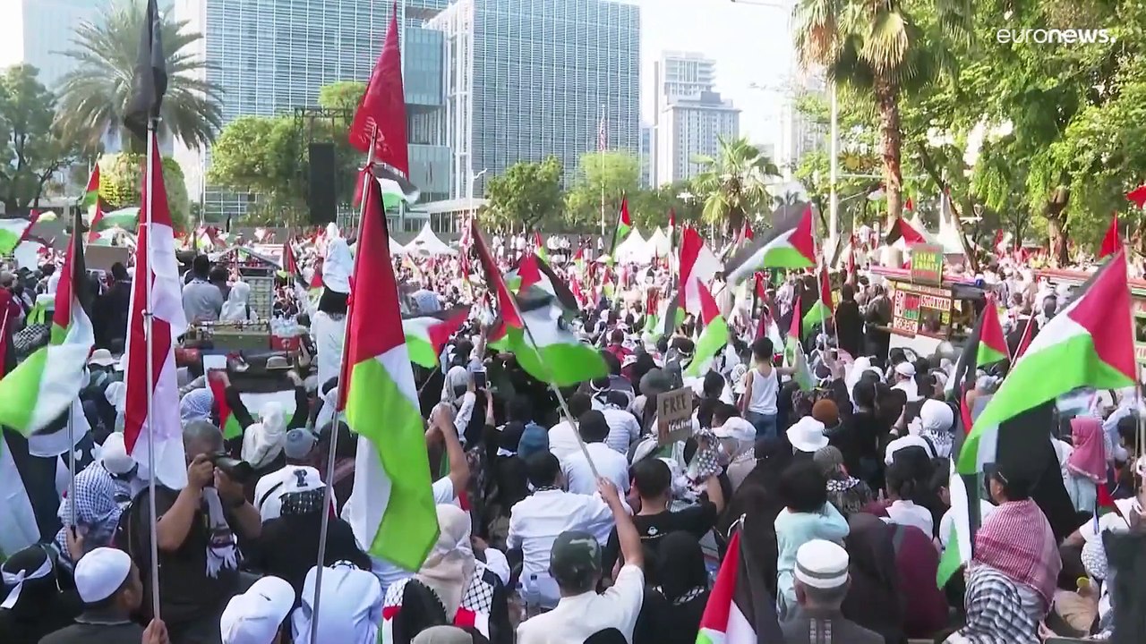 حرب غزة: إسرائيل تسعى لإبرام صفقة تبادل جديدة وحماس ترفع السقف: لا تفاوض قبل وقف الحرب