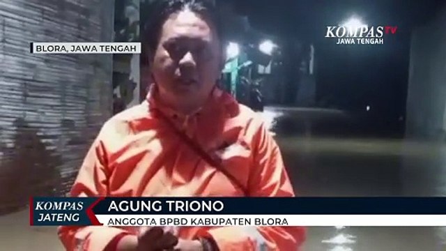 Banjir Hingga 50 Cm di Blora, 2 Bayi Dievakuasi BPBD dengan Perahu Karet