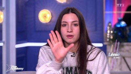 Emmanuel Macron rencontre la "Star Academy" : Lénie révèle une confidence surprenante concernant leur poignée de mains.