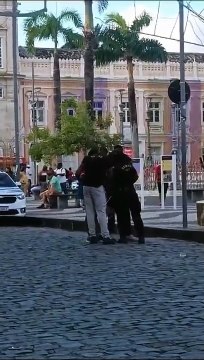Vendedor ambulante é agredido e tem mercadoria tomada por fiscais da prefeitura no Pelourinho