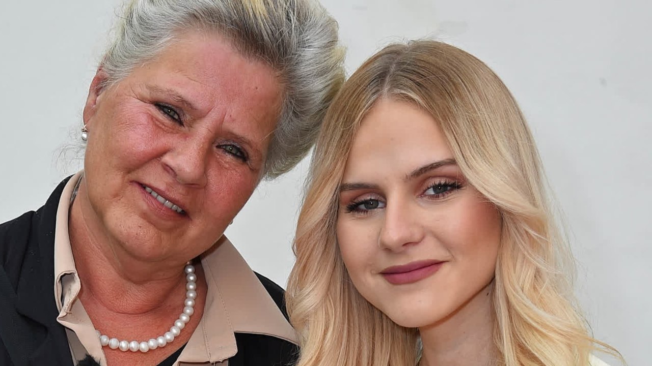 Silvia und Estefania Wollny legen Einkaufszentrum lahm: "Die Wollnys kommen. Das ist super!"