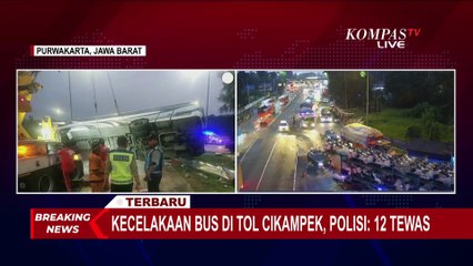 Proses Evakuasi Bus di Lokasi Kecelakaan Maut Tol Cikampek-Purwakarta