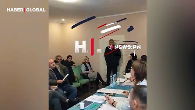 Ukrayna'da dehşete düşüren anlar! Milletvekili toplantıyı basıp cebindeki el bombalarını patlattı