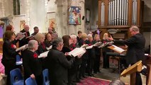 Mark Thompson directs Quaynotes Choir singing In the Bleakmidwinter at Carew Cheriton