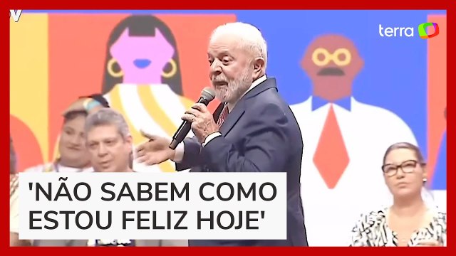 'Conseguimos colocar um ministro comunista', diz Lula ao celebrar aprovação de Dino no STF