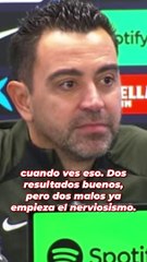 Xavi se engancha con un periodista