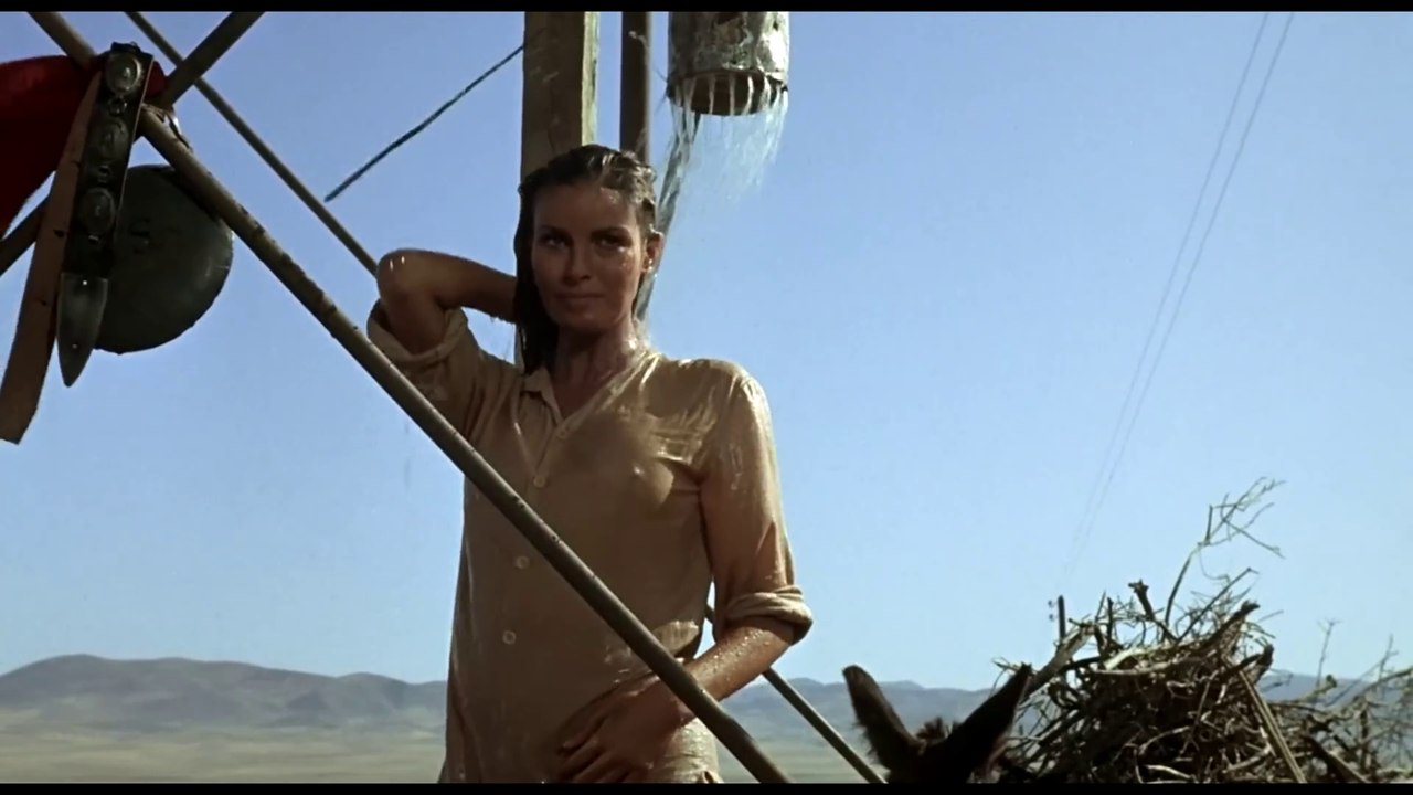 Raquel Welch distracts soldiers in 1969's 100 Rifles | 4K | Burt Reynolds