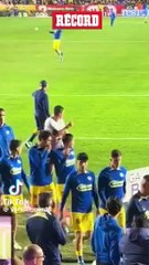 KEVIN ÁLVAREZ RECIBIÓ FUERTE BALONAZO EN LA FINAL ENTRE TIGRES Y AMÉRICA