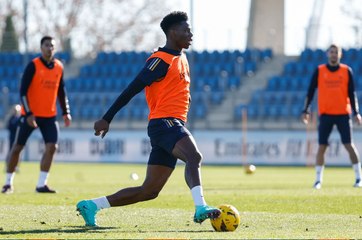 Tchouaméni se entrena con el grupo y podría volver a ser convocado contra el Villarreal.mp4