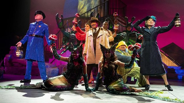 Selena Gomez Cried Over Meryl Streep's Singing In 'Only Murders in the Building' Rehearsal | THR News Video