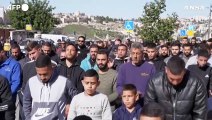 Gerusalemme, negato l'accesso alla Citta' Vecchia: fedeli pregano per strada