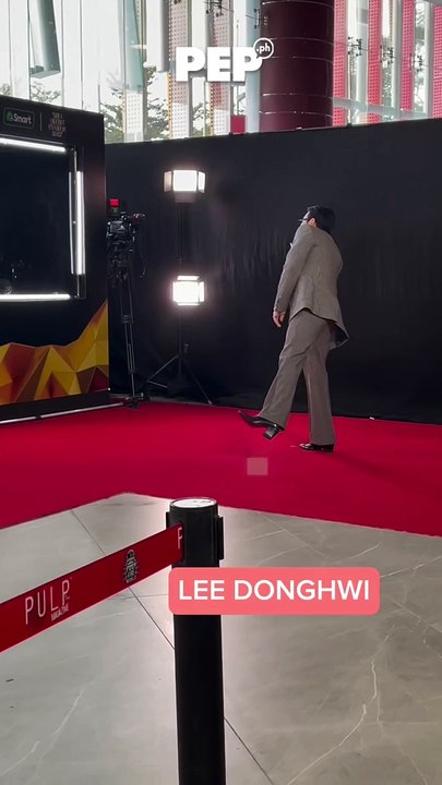 Lee Dong-hwi on the red carpet of #AAA2023 #PEP #shorts