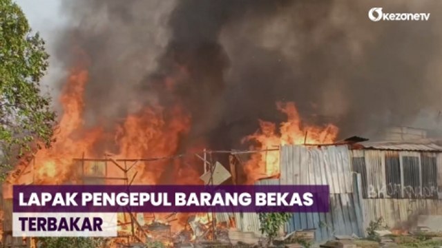 Puluhan Lapak Pengepul Barang Bekas Seluas 600 Meter di Jaktim Terbakar