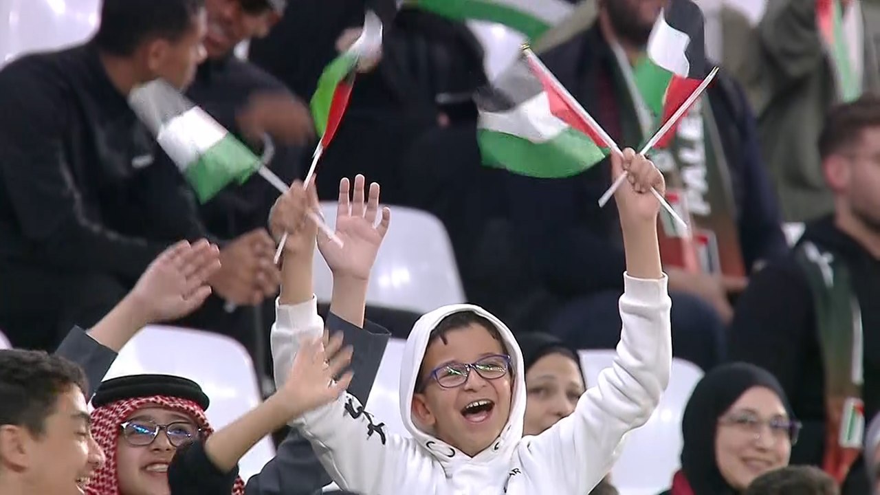 بحضور أمير قطر.. ملعب المدينة التعليمية يشهد مب...