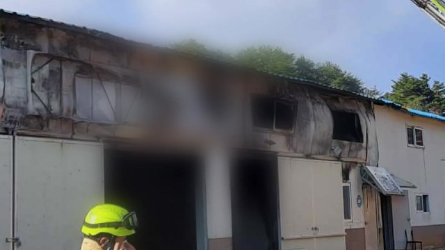 강원도 강릉 조립식 창고에서 불...60대 1명 병원 이송 / YTN