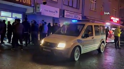 Esenyurt’ta araç tütüncü dükkanına girdi: 2 yaralı