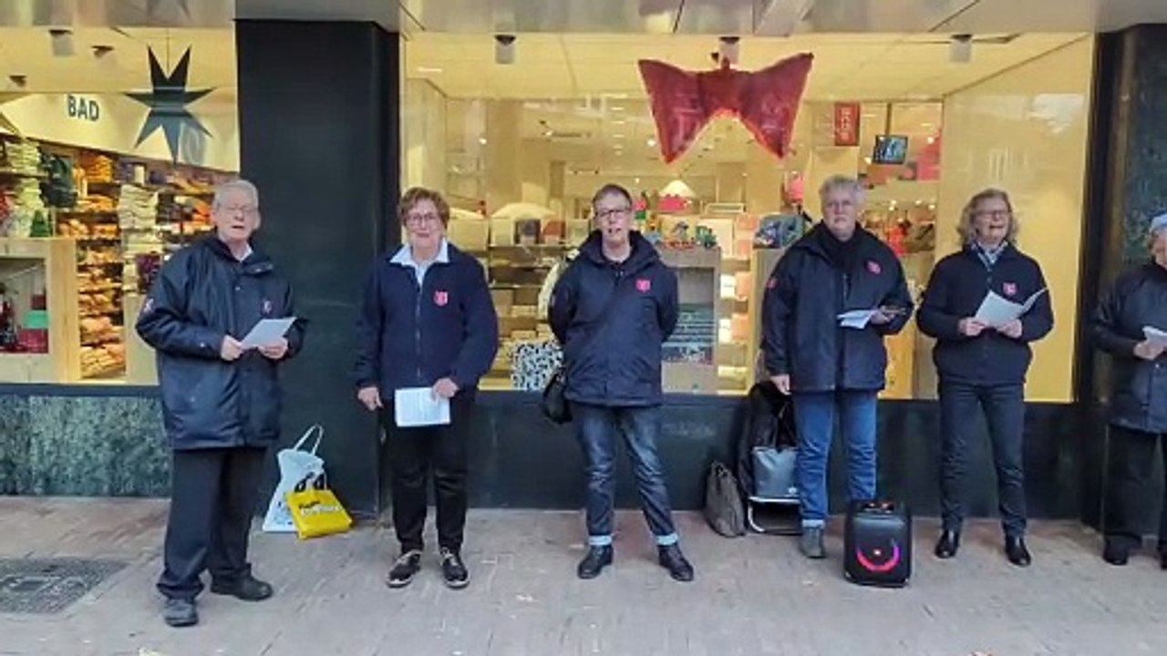 Het Leger des Heils is alweer vroeg op om te zingen voor u