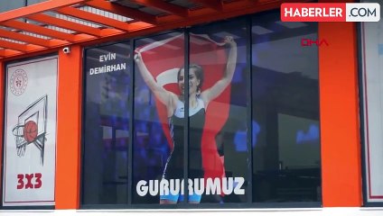 Siirtli Genç Güreşçiler Evin Demirhan'ın İsmiyle İlham Alıyor