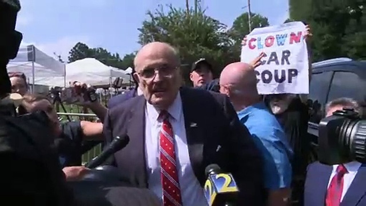 Millionenstrafe für trump-vertrauten giuliani wegen verleumdung