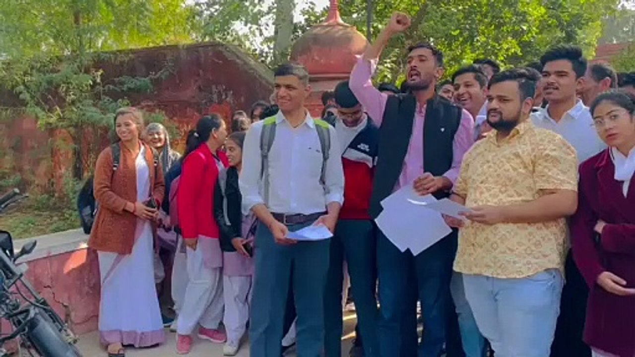 ABVP Agitation: टीटी कॉलेज में कैसे दिए एडमिशन, छात्रों ने जताई नाराजगी
