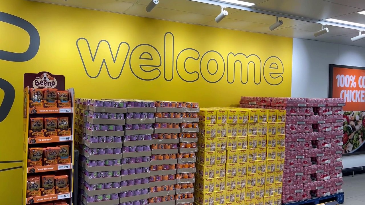 Farmfoods opens its doors in Cowplain replacing Lidl store