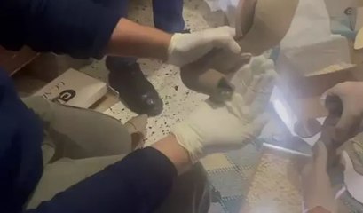 Mardin'de uyuşturucu operasyonu: Ayakkabı topuklarına gizlemişler