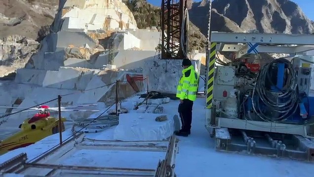 Operaio infortunato in una cava a Carrara, l'intervento dei soccorsi
