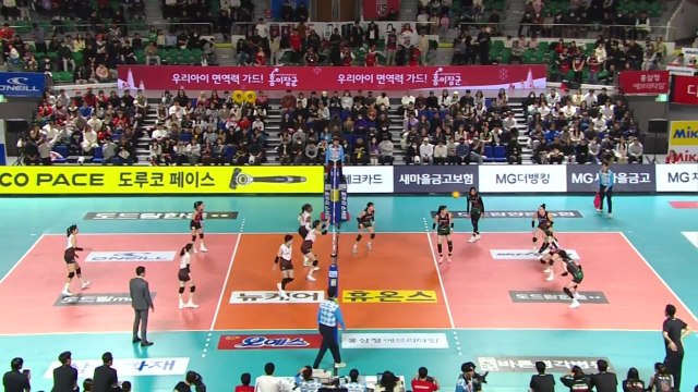 '양효진 V리그 첫 1천500 블로킹' 현대건설 8연승 / YTN