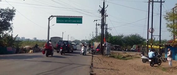 सडक़ किनारे अतिक्रमण, स्ट्रीट लाइट बंद