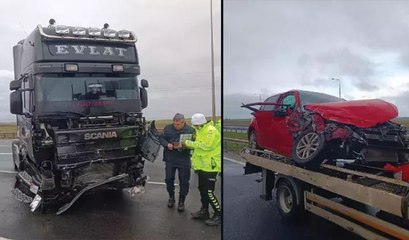 Silivri'de TIR 2 otomobile çarptı: 3'ü çocuk 7 yaralı