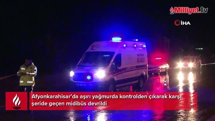 Afyonkarahisar’da midibüs devrildi! Çok sayıda yaralı var