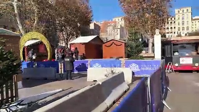 Marseille : inauguration du village de Noël pour enfants