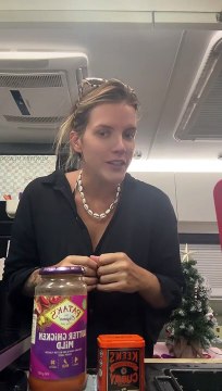 Ho 2 cose, mio figlio piange ma in cassa una non mi ha fatto passare - La mia vendetta