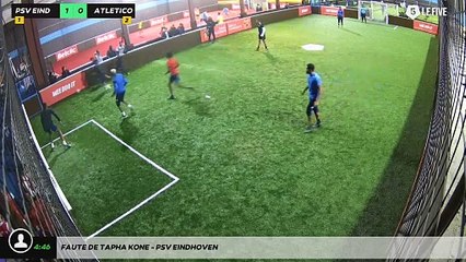 Faute de Tapha Kone - PSV EINDHOVEN