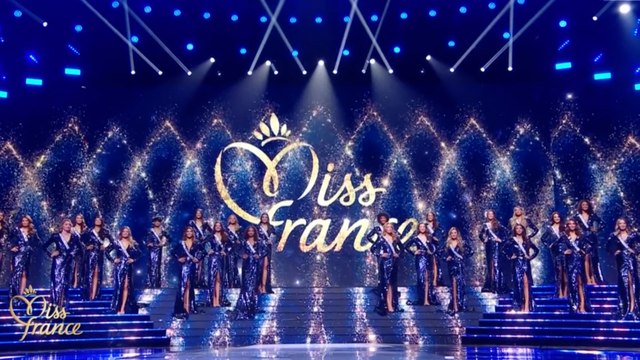 Découvrez les 15 demi-finalistes de Miss France 2024 !