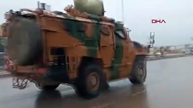 Sınırda askeri hareketlilik: Zırhlı araç konvoyu böyle görüntülendi