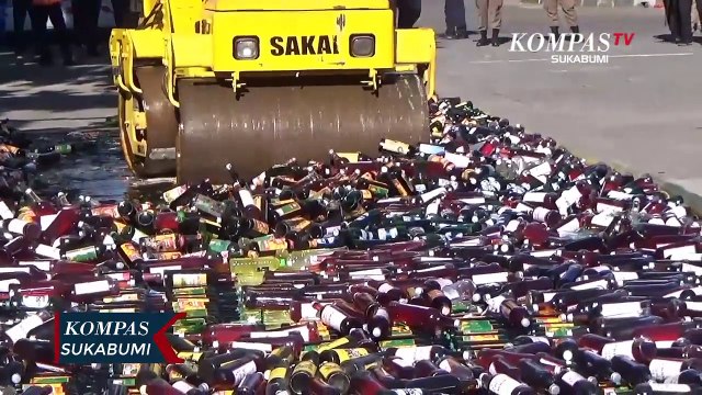 Jelang Nataru Ribuan Miras Dan Knalpot Bising Dimusnahkan