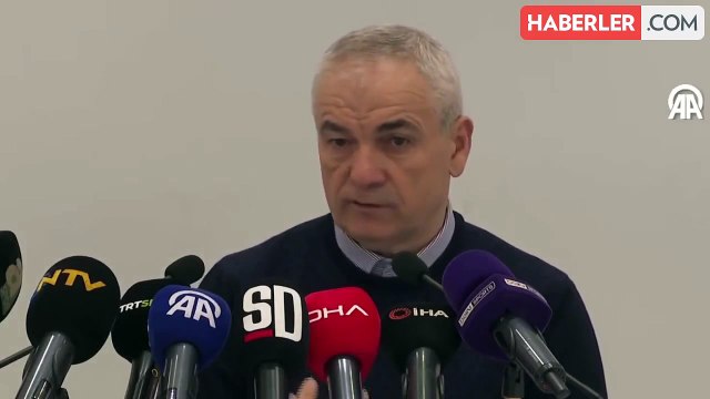 Rıza Çalımbay'dan basın toplantısına damga vuran sözler: Kadro dışı bırakılan oyunculardan haberim yoktu