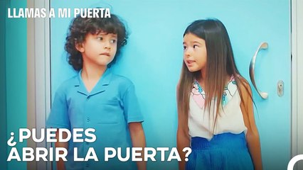 Kıraz Se Encerró En El Baño De La Escuela - Llamas A Mi Puerta