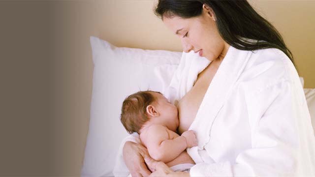 कितने साल तक बच्चे को दूध पिलाना चाहिए | Breast Feeding Kitni Baar Aur Kab Tak Karna Chahiye|Boldsky